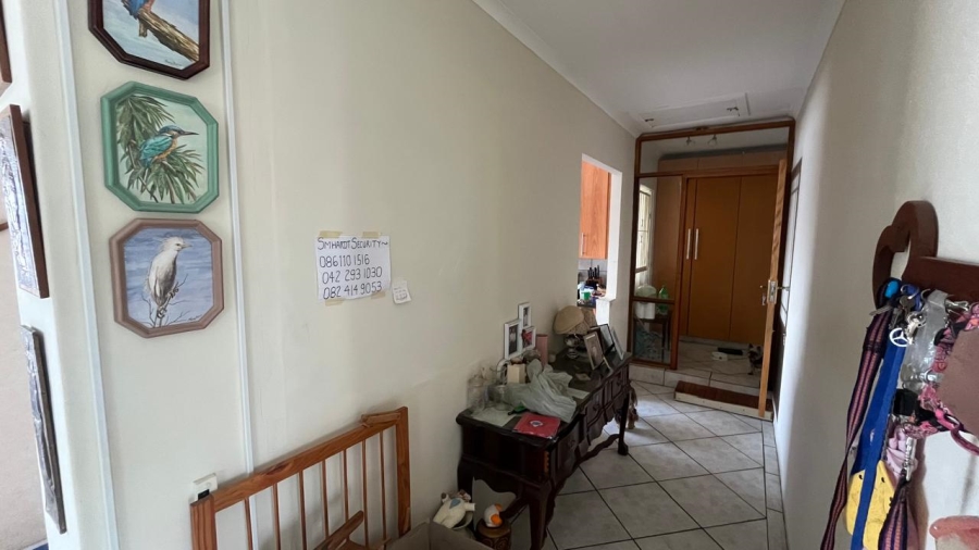 5 Bedroom Property for Sale in Wavecrest Eastern Cape